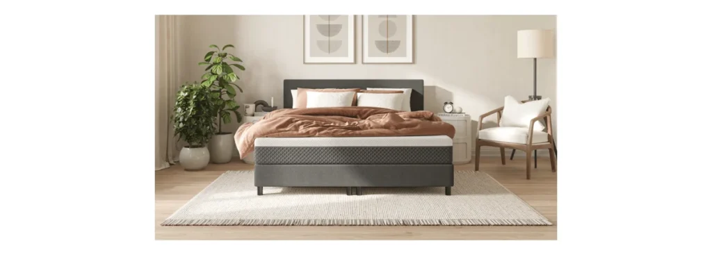 Colchão Emma Premium Hybrid 2.0 em quarto ilustrativo da fabricante; cama e decoração não estão incluídas.